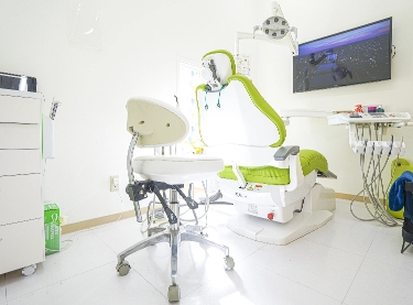 ベビーカー、車椅子も入る広い診察室